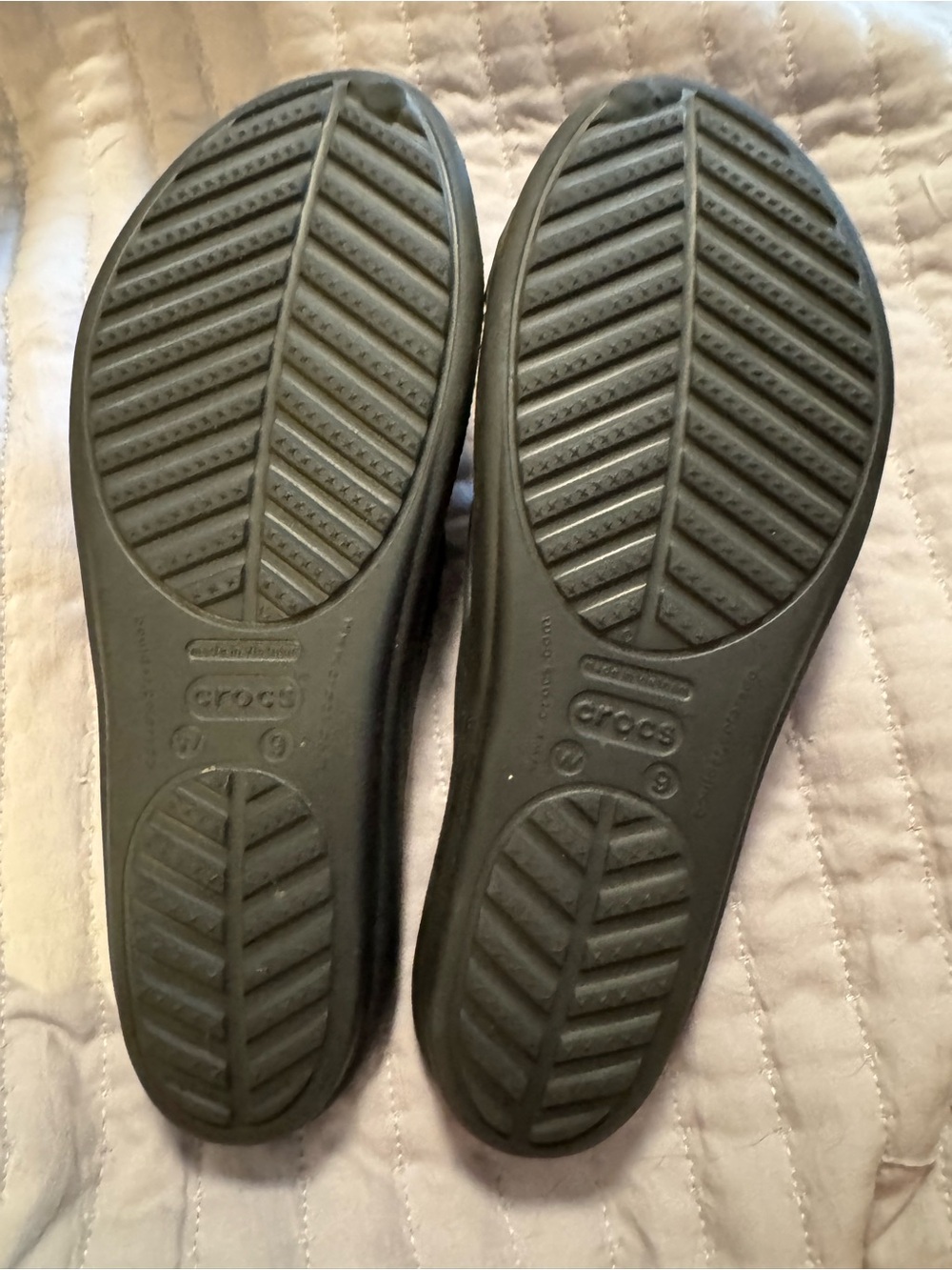 CROCS Women's Gray and Black Slide Sandals with Medallion - Picture 3 of 5